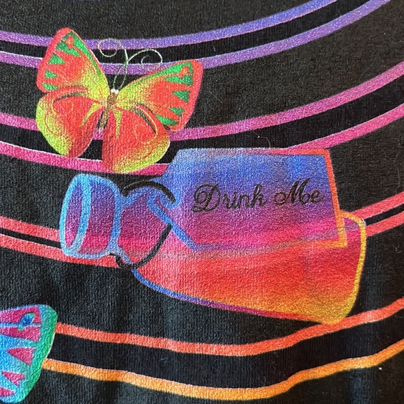 NWOT DISNEY Alice in Wonderland t- shirt - shirt sleeves - brilliant colors - Picture 5 of 8